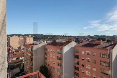 Apartamento T2 para Venda em Agualva e Mira-Sintra