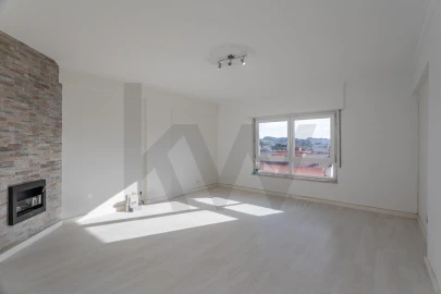 Apartamento T2 para Venda em Agualva e Mira-Sintra