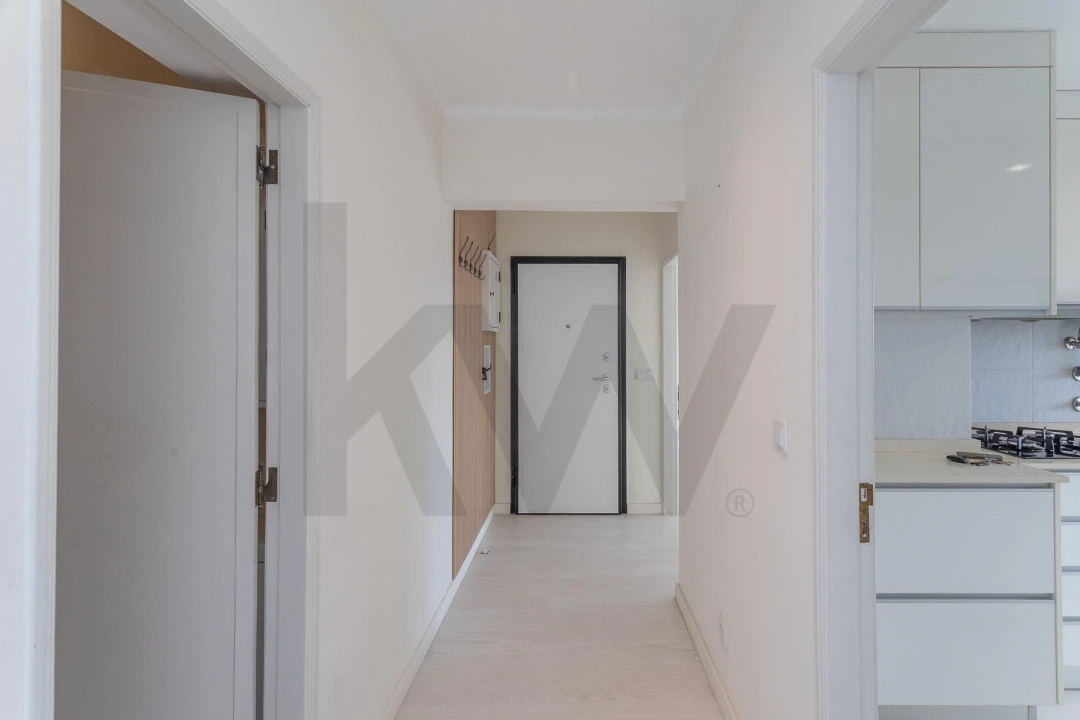 Apartamento T2 para Venda em Agualva e Mira-Sintra Foto 17