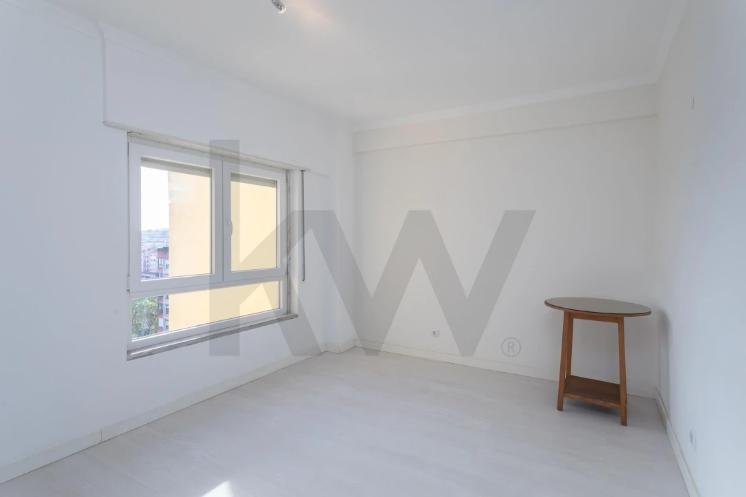 Apartamento T2 para Venda em Agualva e Mira-Sintra Foto 15