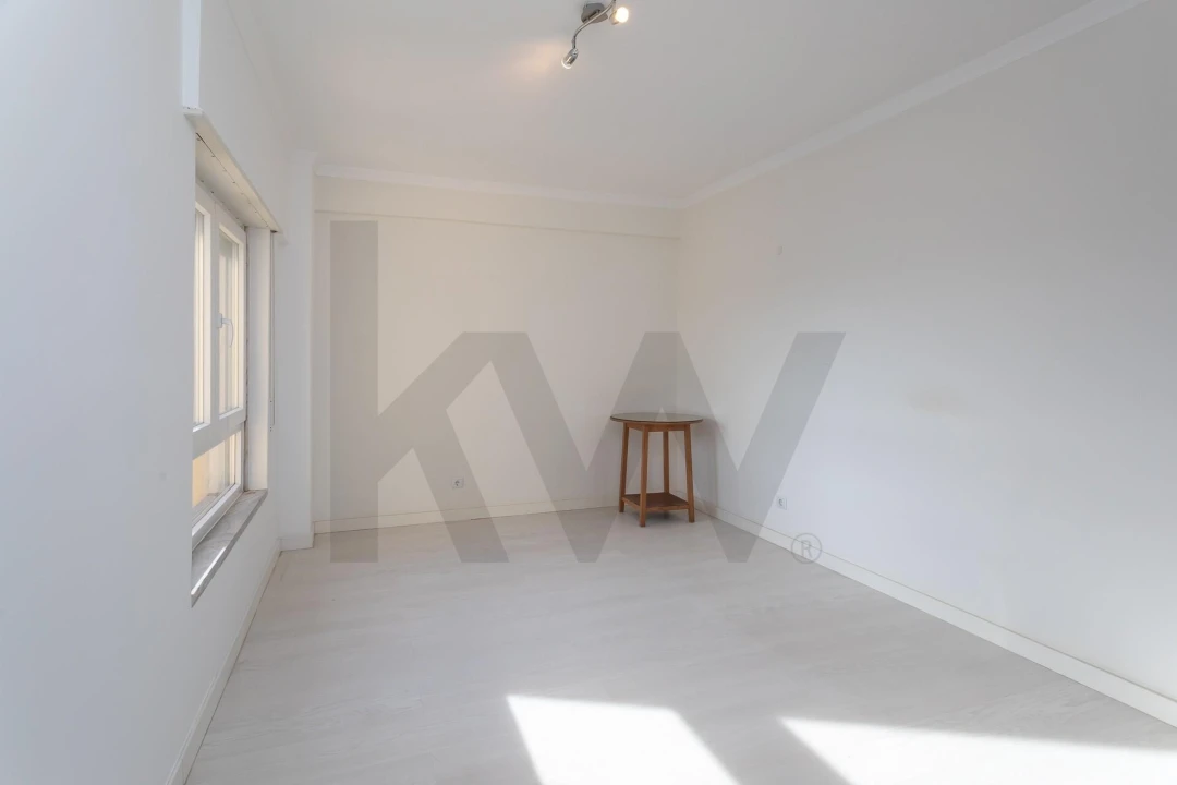 Apartamento T2 para Venda em Agualva e Mira-Sintra Foto 14