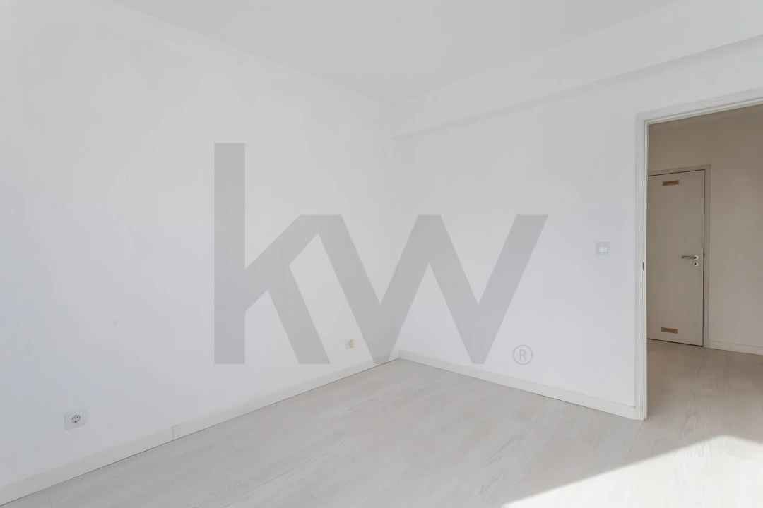 Apartamento T2 para Venda em Agualva e Mira-Sintra Foto 10