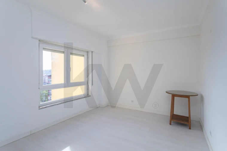Apartamento T2 para Venda em Agualva e Mira-Sintra Foto 15