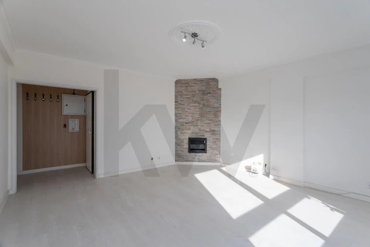 Apartamento T2 para Venda em Agualva e Mira-Sintra Foto 6
