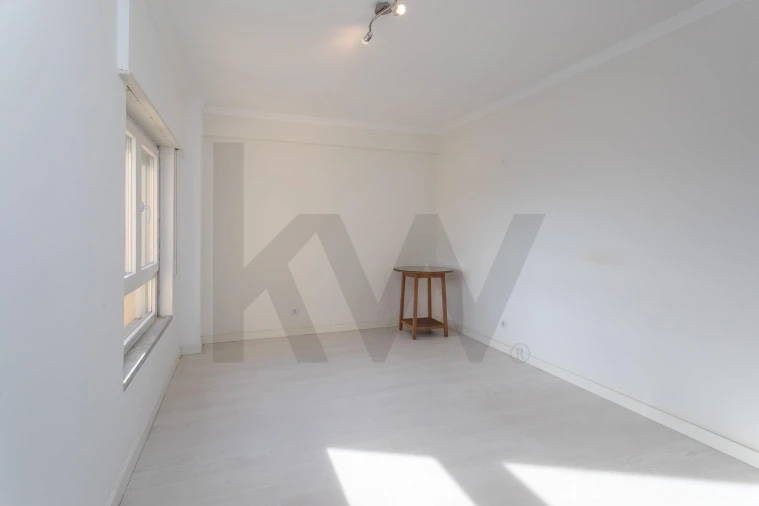 Apartamento T2 para Venda em Agualva e Mira-Sintra Foto 14