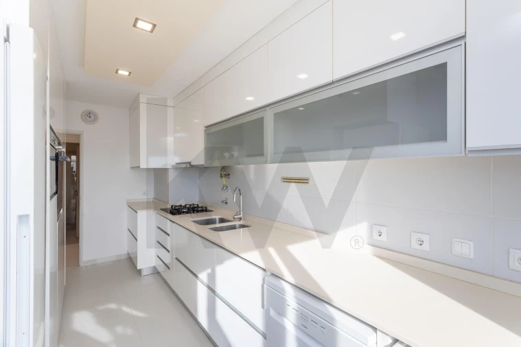 Apartamento T2 para Venda em Agualva e Mira-Sintra Foto 20