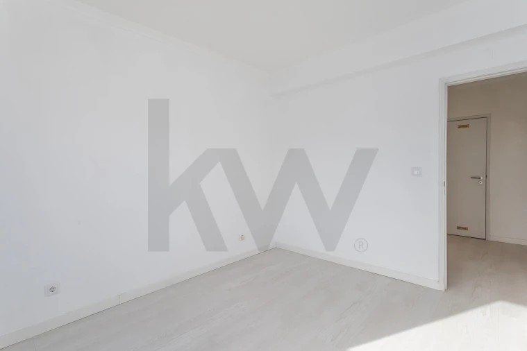 Apartamento T2 para Venda em Agualva e Mira-Sintra Foto 10