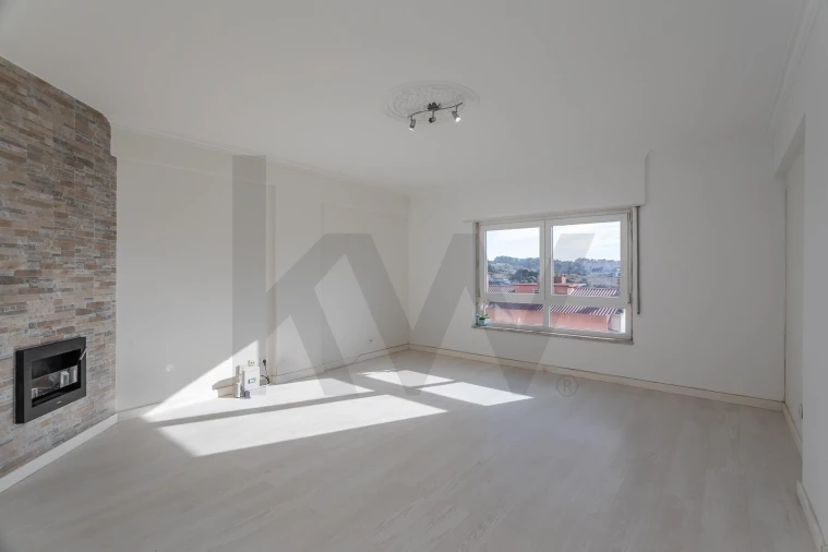 Apartamento T2 para Venda em Agualva e Mira-Sintra Foto 4