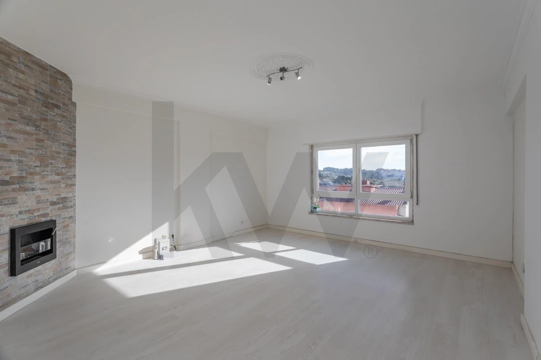 Apartamento T2 para Venda em Agualva e Mira-Sintra Foto 4