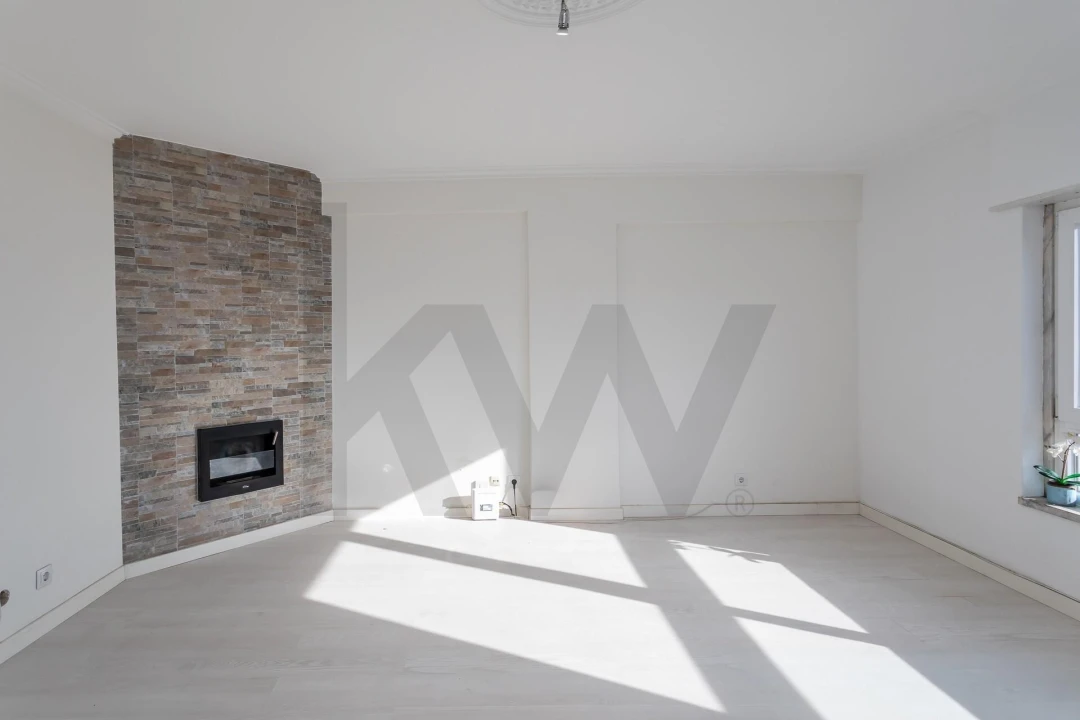 Apartamento T2 para Venda em Agualva e Mira-Sintra Foto 1