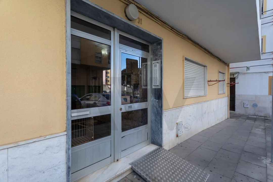 Apartamento T2 para Venda em Agualva e Mira-Sintra Foto 30