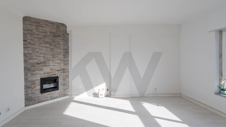 Apartamento T2 para Venda em Agualva e Mira-Sintra