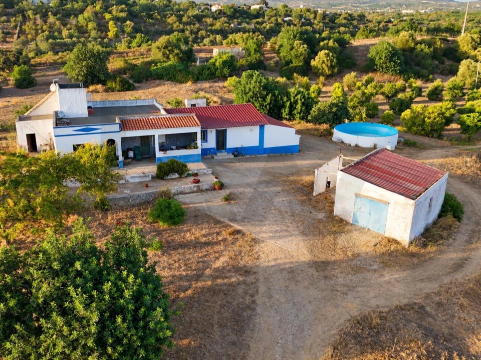 Moradia T3 para Venda em Quelfes Foto 56