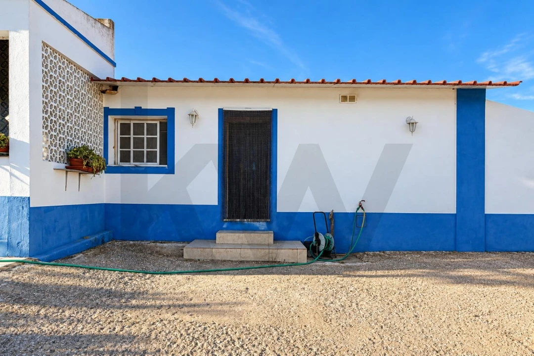 Moradia T3 para Venda em Quelfes Foto 32
