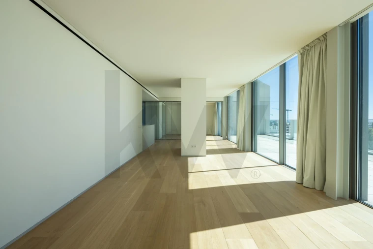 Apartamento T4 para Venda em Areeiro Foto 3