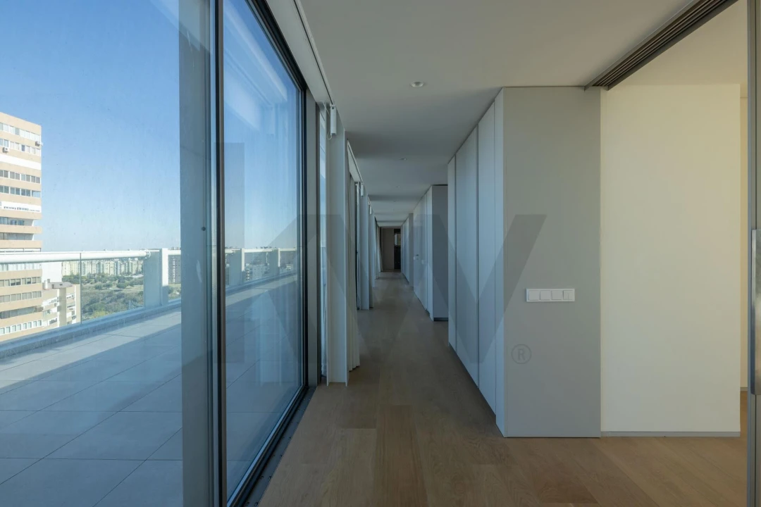 Apartamento T4 para Venda em Areeiro Foto 7