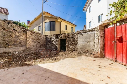Moradia T2 para Venda em São Pedro de Castelões