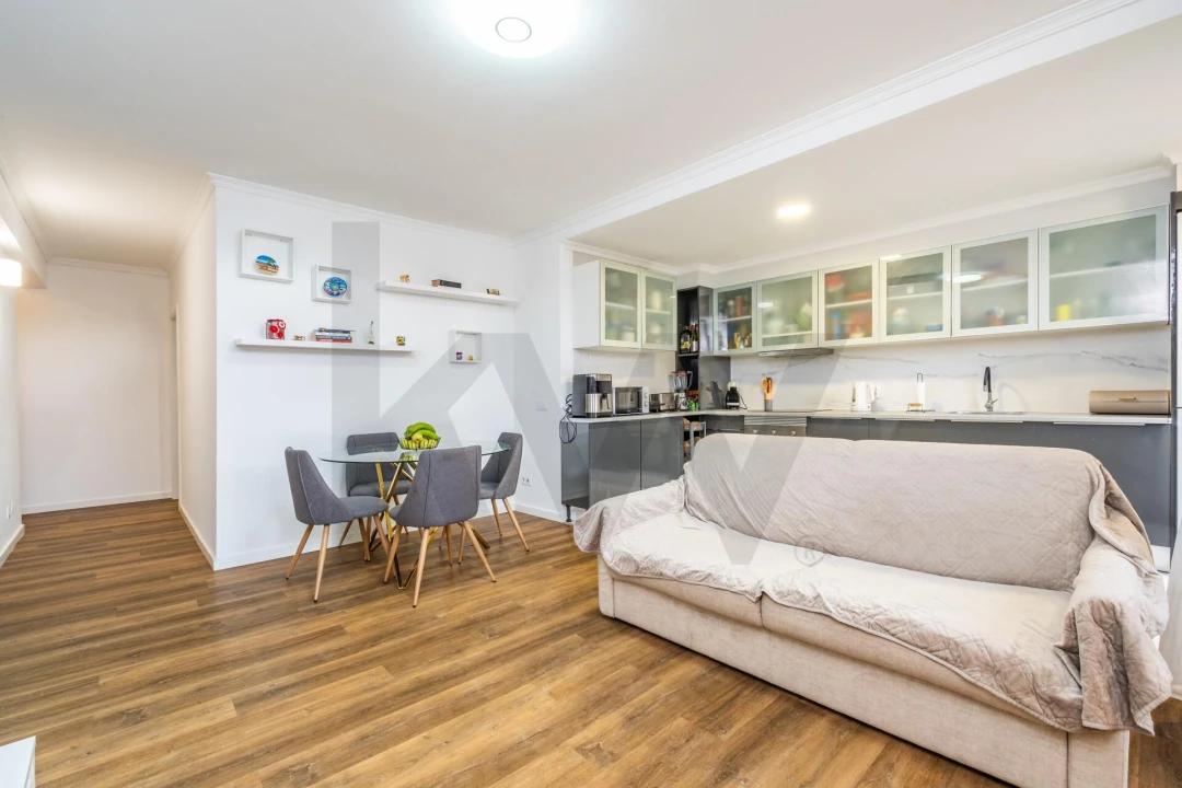 Apartamento T1 para Venda em Caniço Foto 4