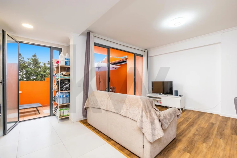 Apartamento T1 para Venda em Caniço Foto 2