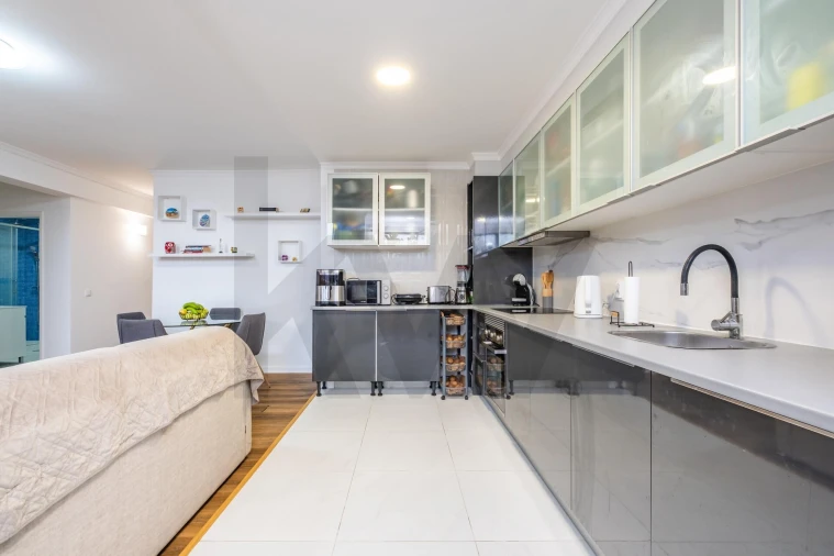 Apartamento T1 para Venda em Caniço Foto 5