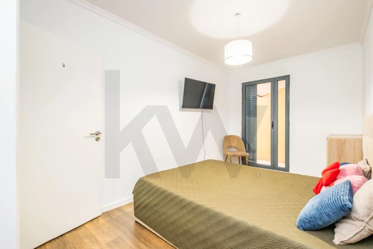Apartamento T1 para Venda em Caniço Foto 11