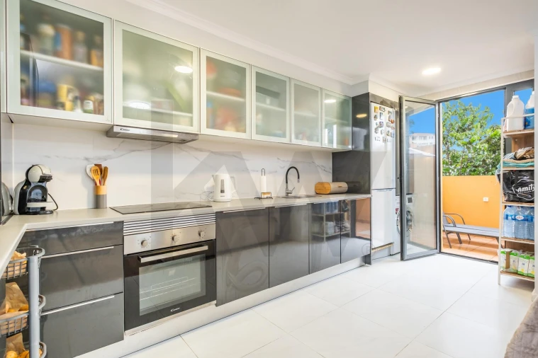 Apartamento T1 para Venda em Caniço Foto 8