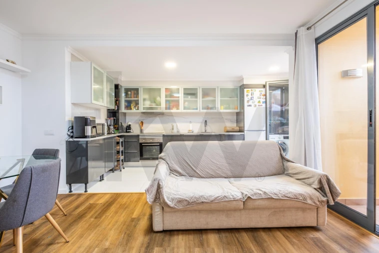 Apartamento T1 para Venda em Caniço Foto 6