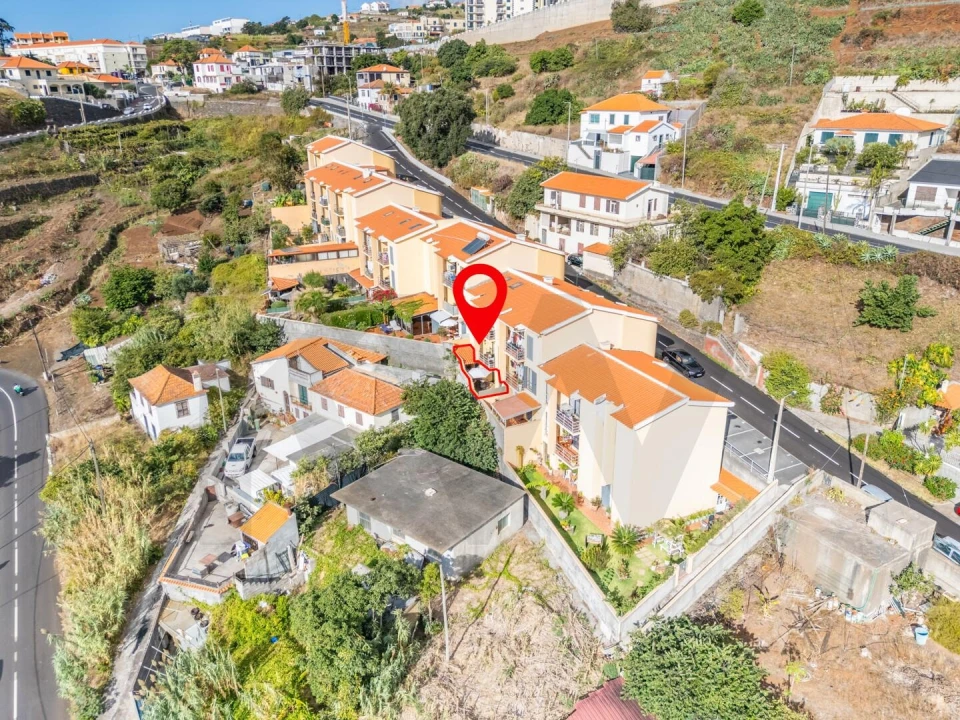Apartamento T1 para Venda em Caniço Foto 22