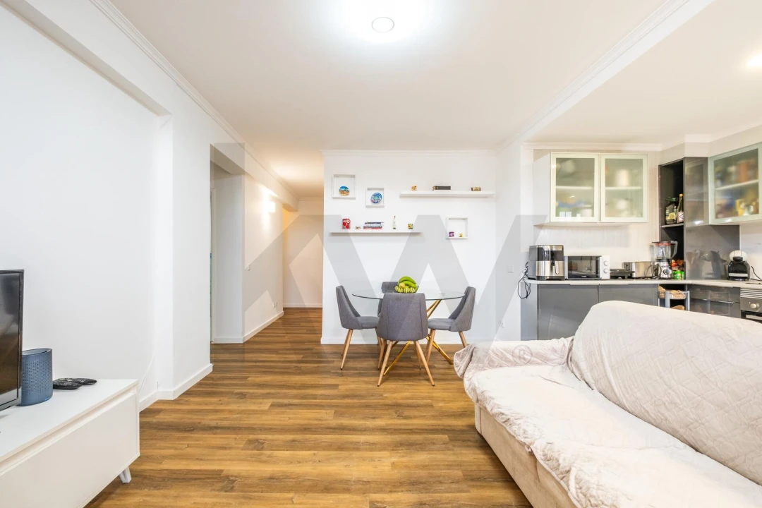 Apartamento T1 para Venda em Caniço Foto 3