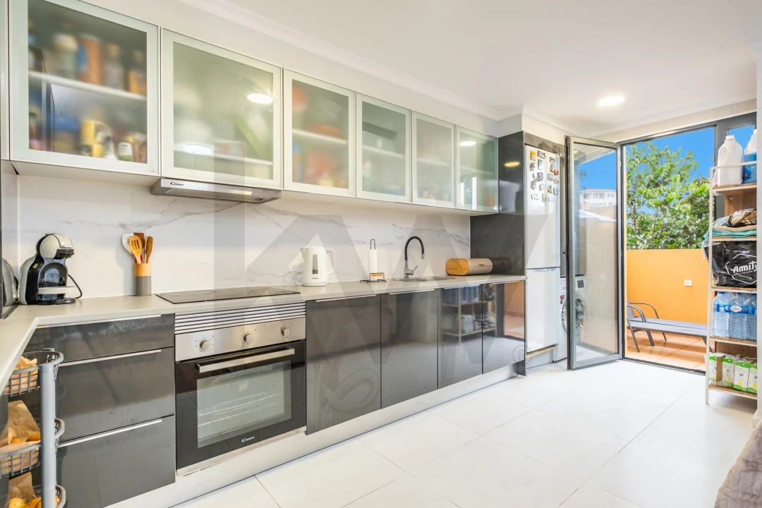 Apartamento T1 para Venda em Caniço Foto 8