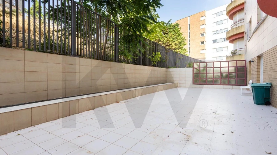 Apartamento T2 para Arrendamento em Lumiar