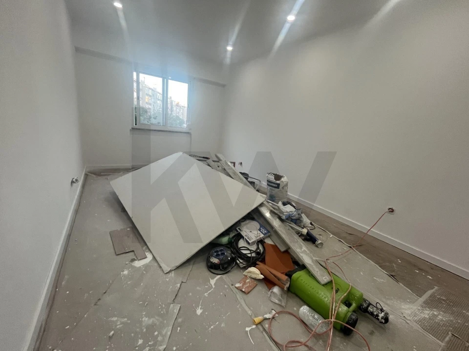Apartamento T3 para Venda em Venteira Foto 4