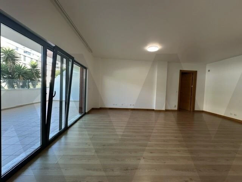 Apartamento T1 para Arrendamento em Ericeira Foto 18
