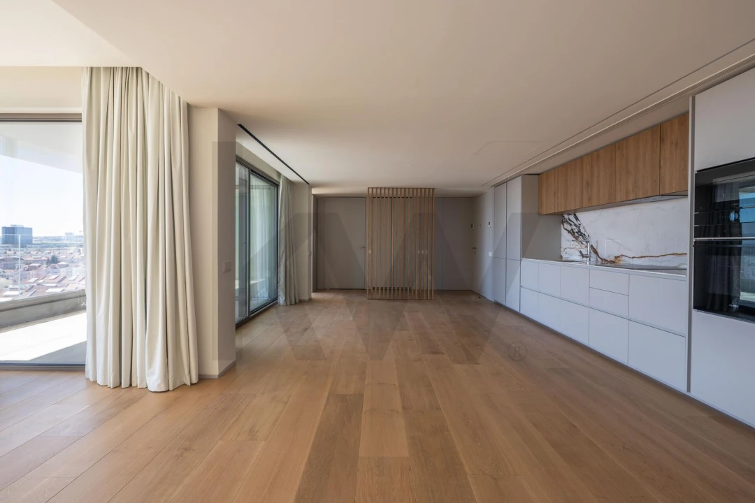 Apartamento T4 para Venda em Areeiro Foto 3