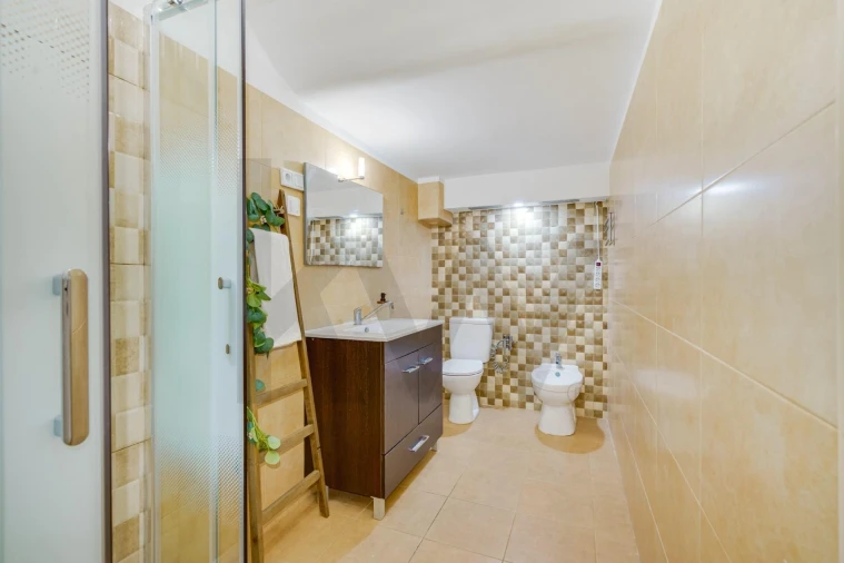 Apartamento T1 para Venda em Algés, Linda-A-Velha e Cruz Quebrada-Dafundo Foto 17