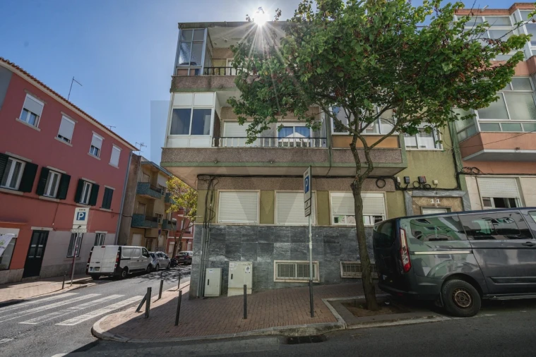 Apartamento T1 para Venda em Algés, Linda-A-Velha e Cruz Quebrada-Dafundo Foto 31