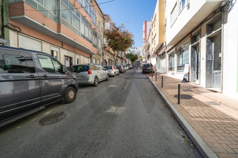 Apartamento T1 para Venda em Algés, Linda-A-Velha e Cruz Quebrada-Dafundo Foto 30