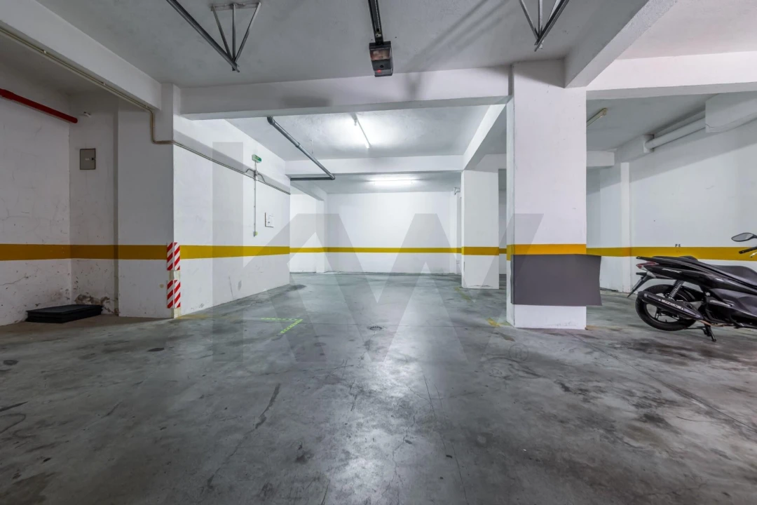 Apartamento T2 para Venda em Massamá e Monte Abraão Foto 11