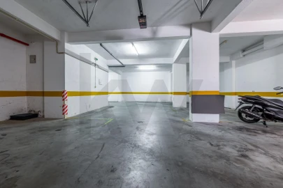 Apartamento T2 para Venda em Massamá e Monte Abraão