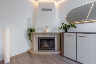Apartamento T2 para Venda em Massamá e Monte Abraão