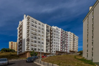 Apartamento T2 para Venda em Massamá e Monte Abraão