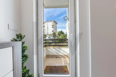 Apartamento T2 para Venda em Massamá e Monte Abraão