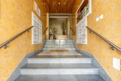 Apartamento T2 para Venda em Massamá e Monte Abraão