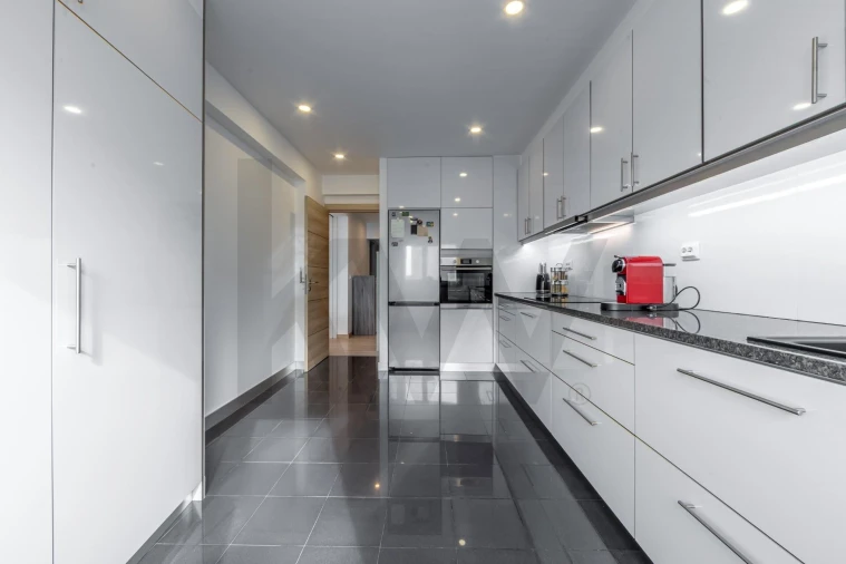 Apartamento T2 para Venda em Massamá e Monte Abraão Foto 5