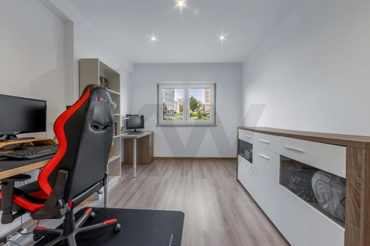 Apartamento T2 para Venda em Massamá e Monte Abraão Foto 6