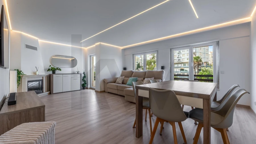 Apartamento T2 para Venda em Massamá e Monte Abraão