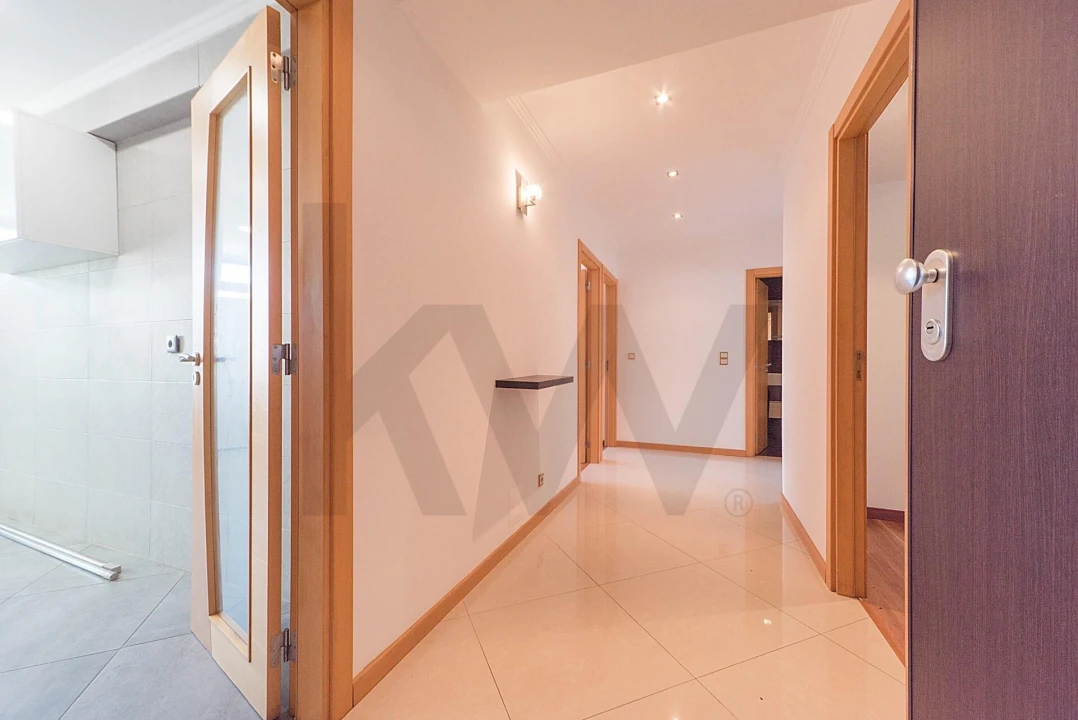 Apartamento T2 para Venda em São Vicente Foto 7