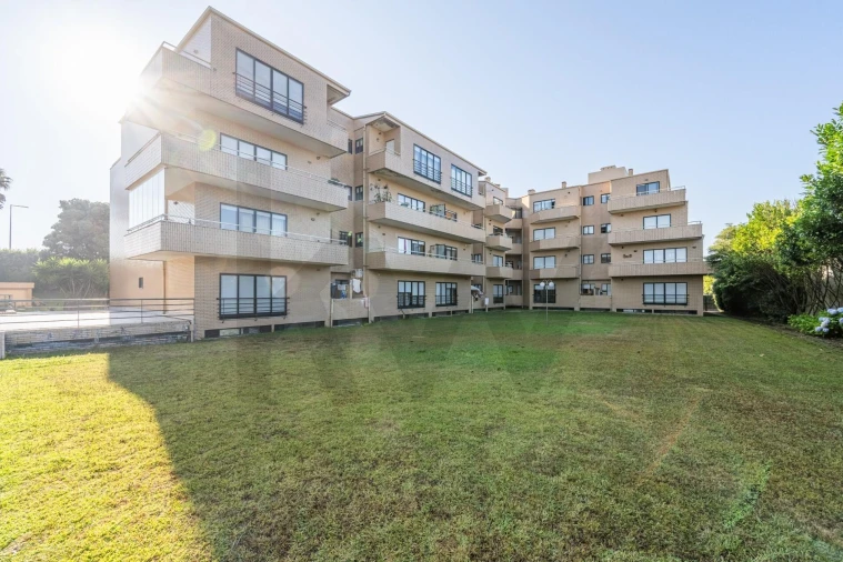 Apartamento T2 para Arrendamento em Madalena Foto 5