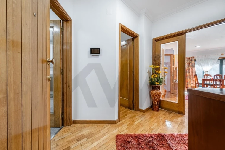 Apartamento T2 para Arrendamento em Madalena Foto 9