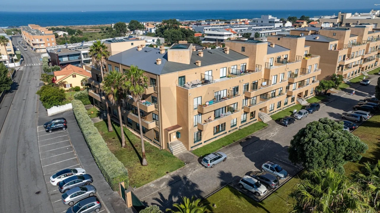Apartamento T2 para Arrendamento em Madalena Foto 4